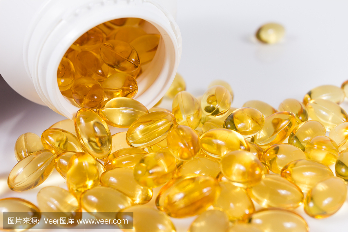 选择性对焦图像。鱼油营养补充胶囊