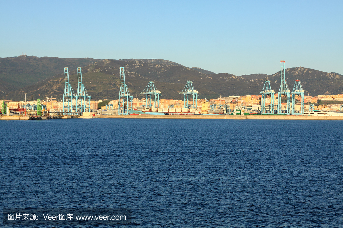 集装箱船在阿尔赫西拉斯,西班牙港口