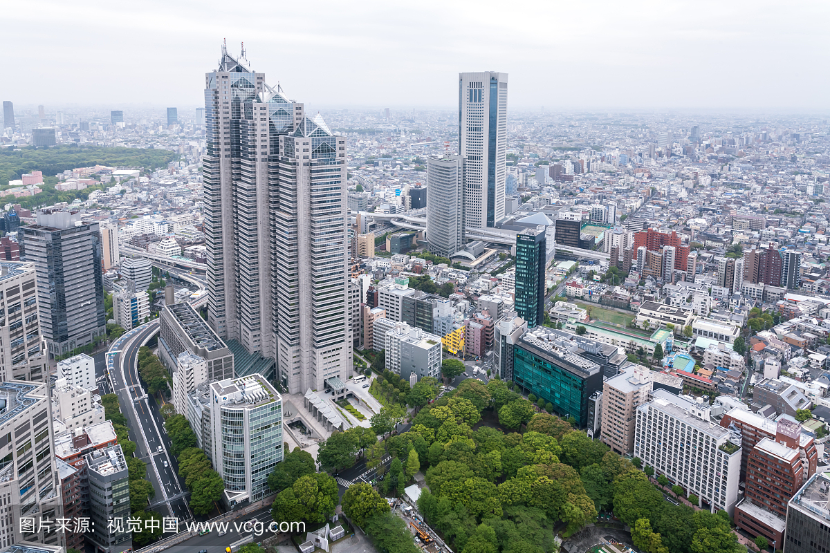 东京新宿城市景观的鸟瞰图
