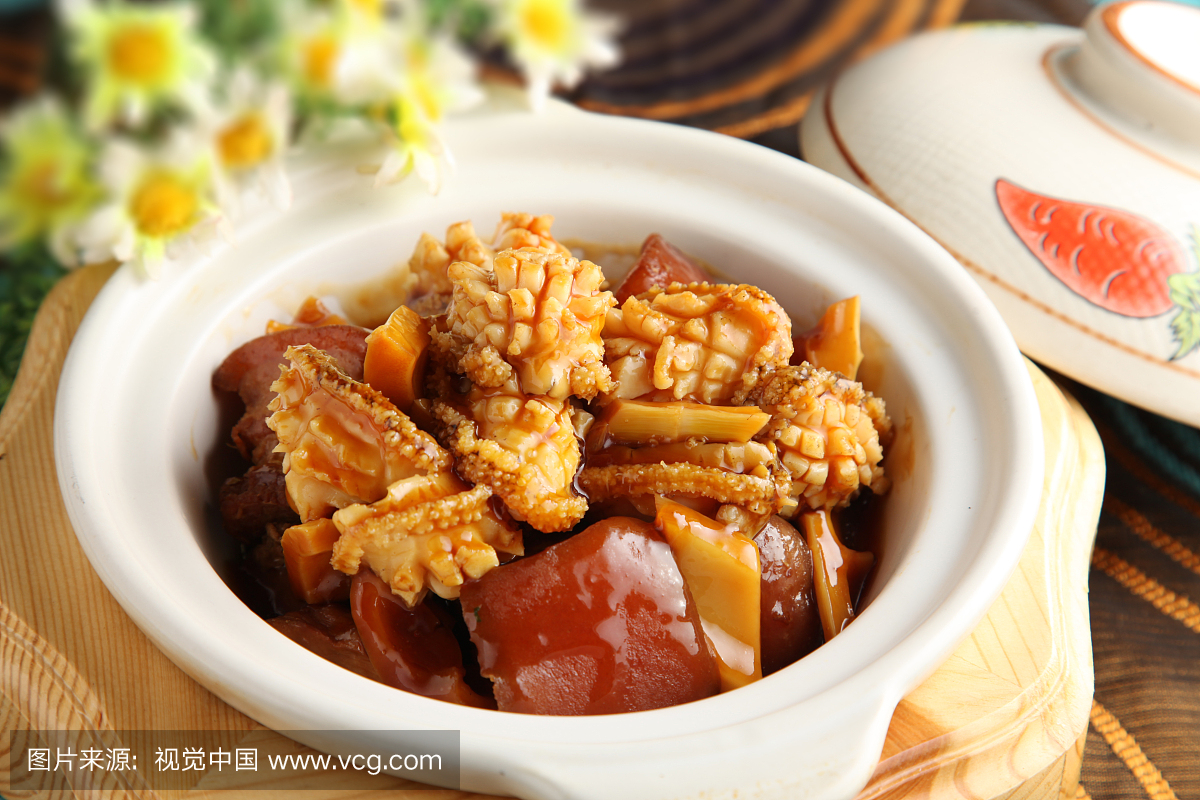红烧肉焖鲜鲍黄芪当归党参排骨汤图片