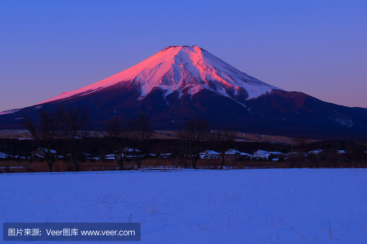 来自忍野村日本的红富士山雪景2018\/01\/27