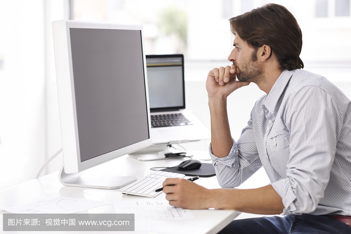 使用电脑,电脑使用,使用计算机,用计算机