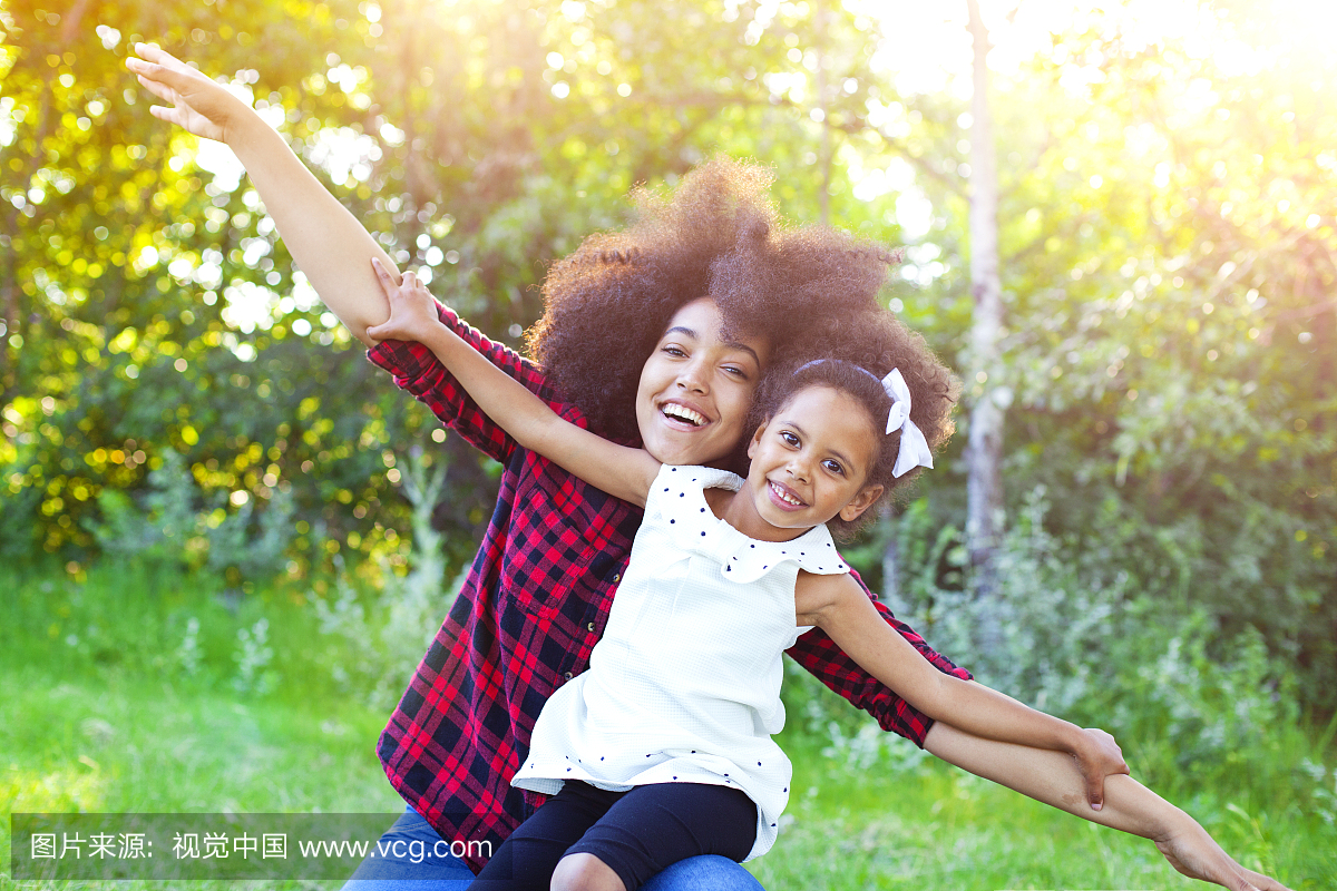 北美歌雀,手臂,草,休闲追求
