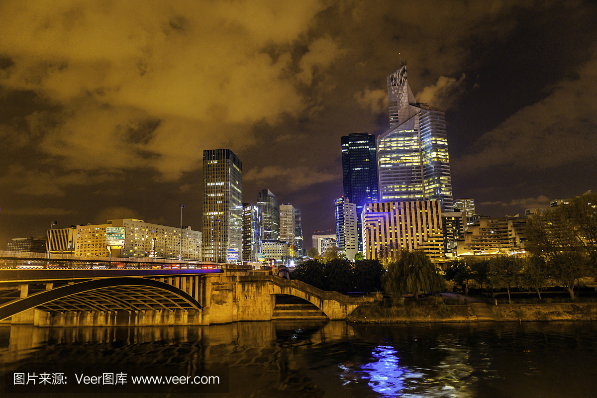 巴黎夜景拉德芳斯商业区,法国塞纳河