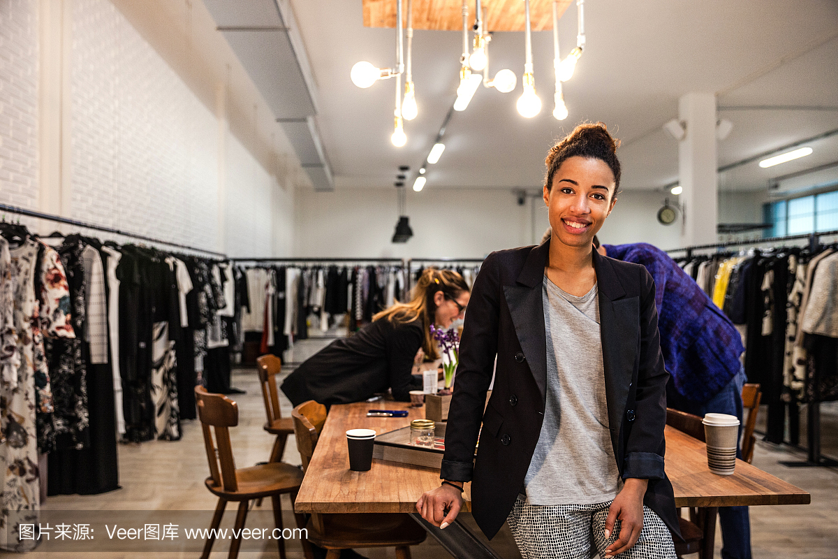 服装店的新业务员工