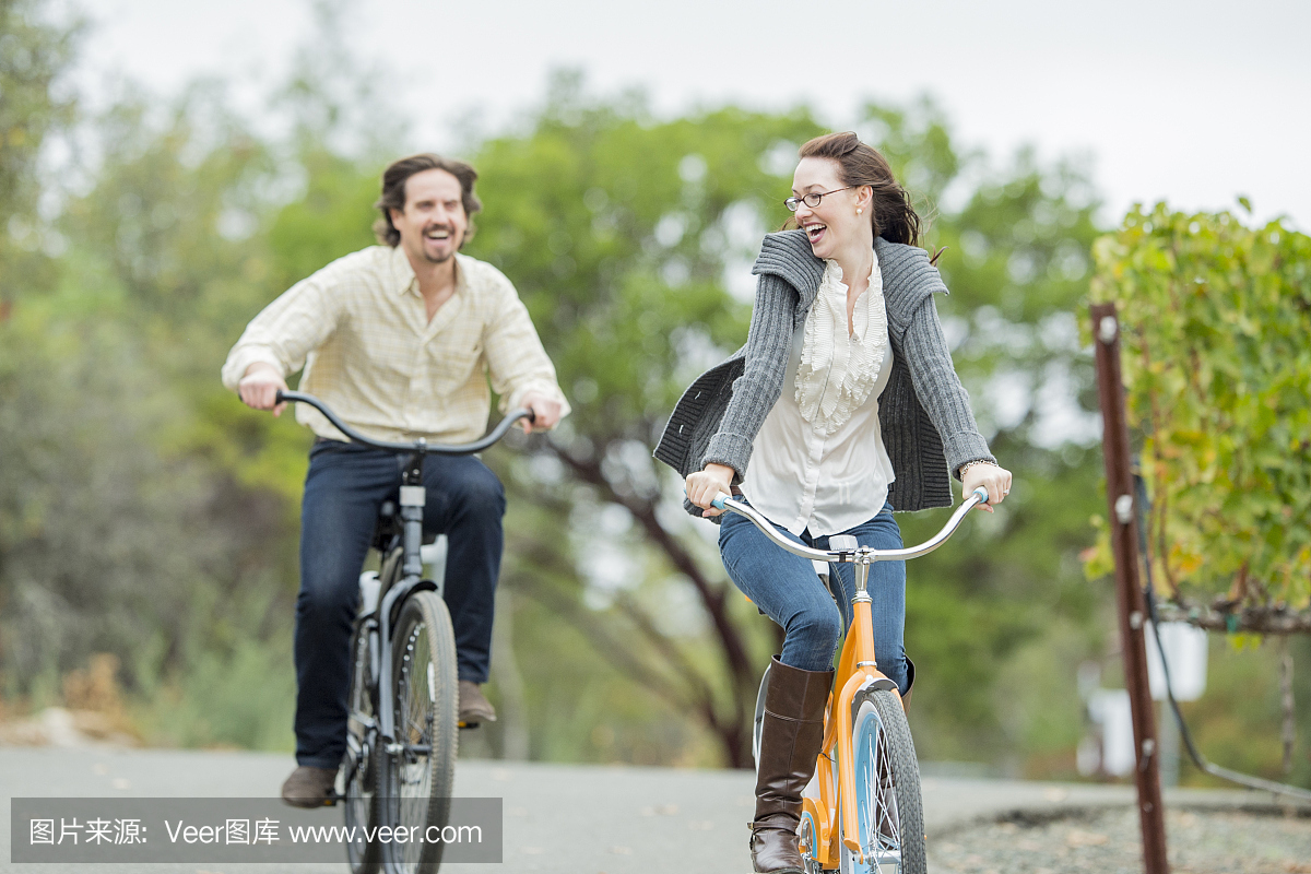 骑自行车在一起
