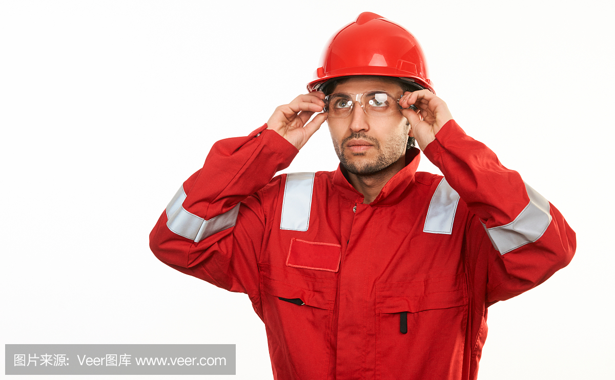红色安全帽的年轻建筑工人生成器